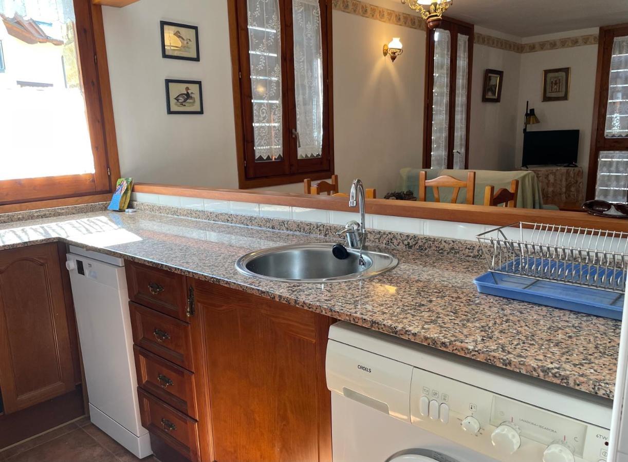 Apartaments Pirinenc เอสเตร์รี ดาเนว ภายนอก รูปภาพ